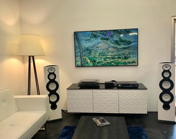 TV and high performance audio speakers